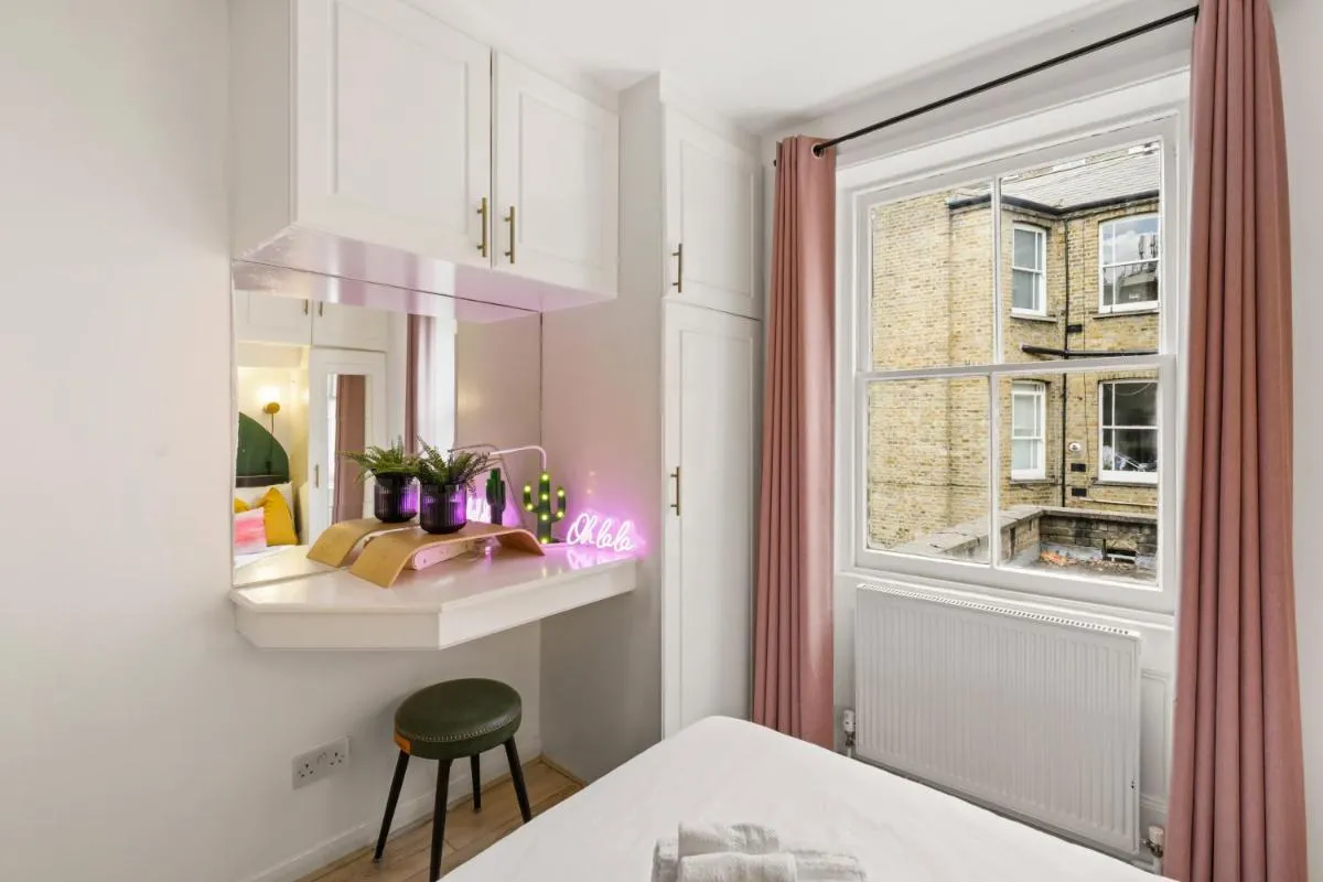 Image 3 of Notting Hill 1 Bed Apartment – 1 Min from Tube