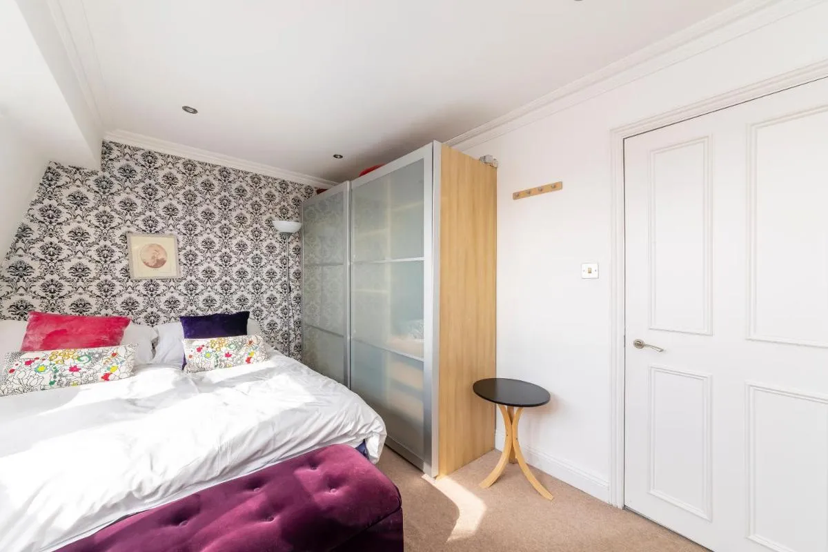 Image 3 of Notting Hill Bohemian Apartment
