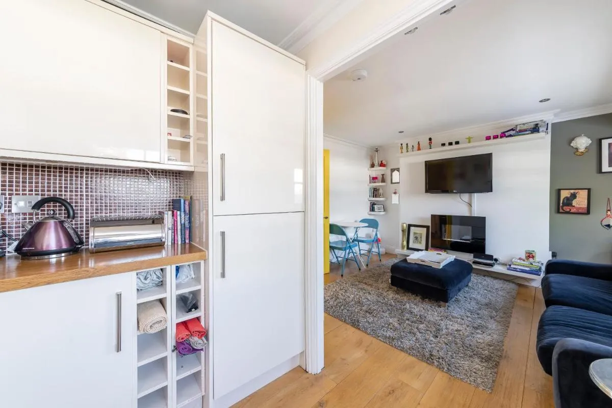 Image 4 of Notting Hill Bohemian Apartment