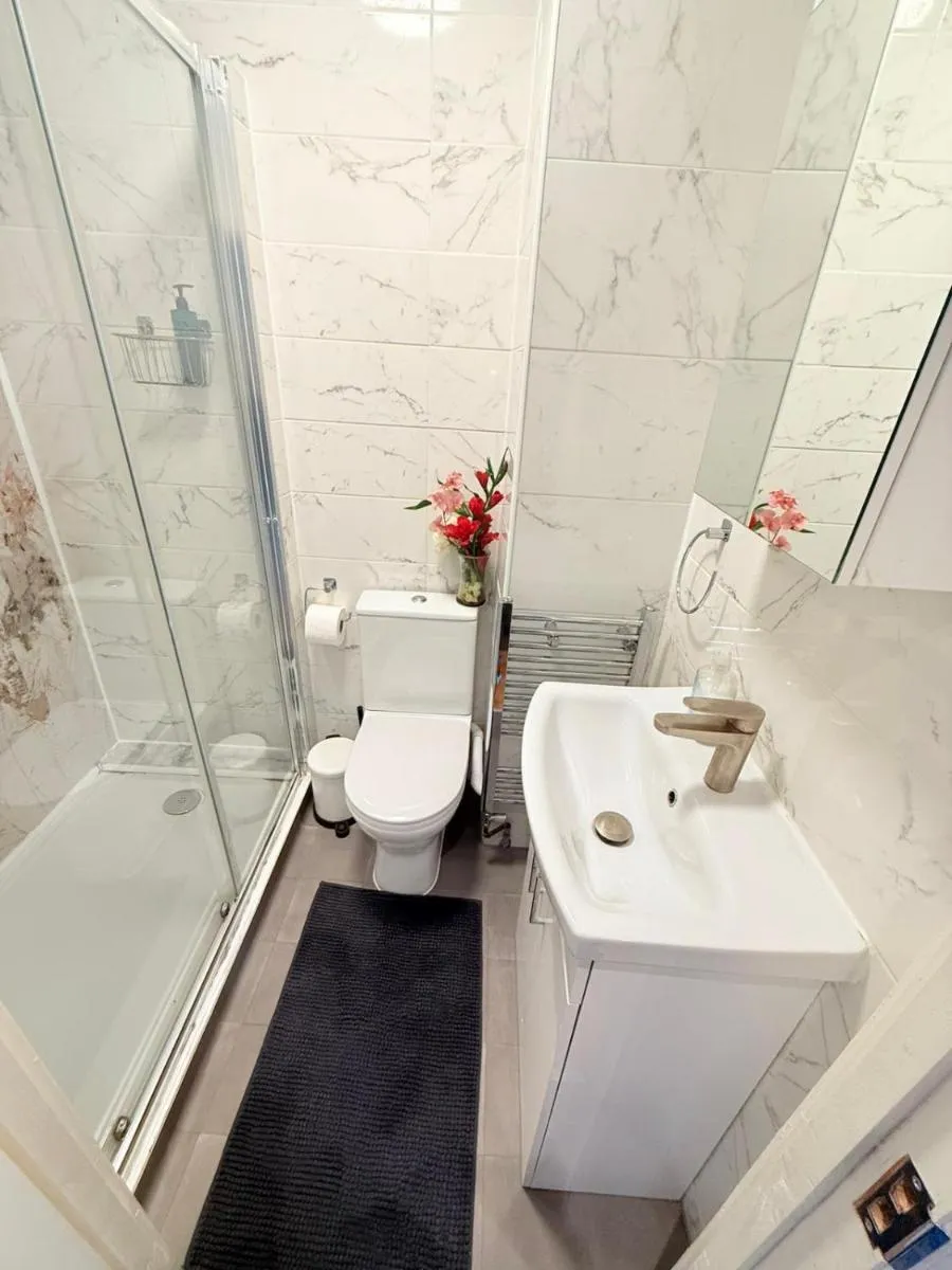 Image 3 of Notting Hill Guest Studio