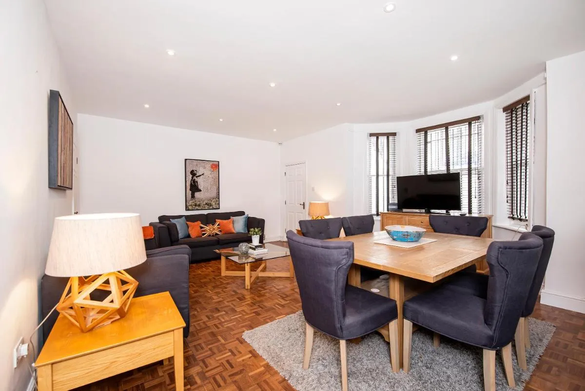 Image 4 of Notting Hill Large 3 Bed