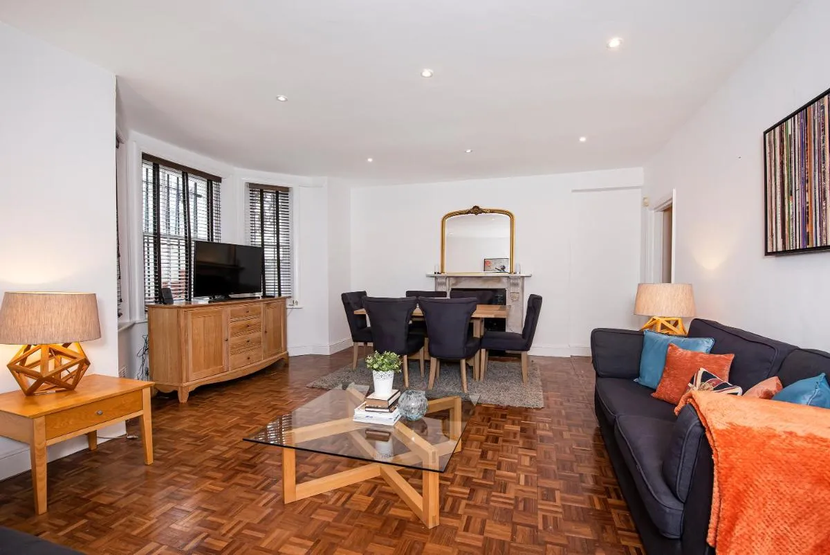 Image 5 of Notting Hill Large 3 Bed