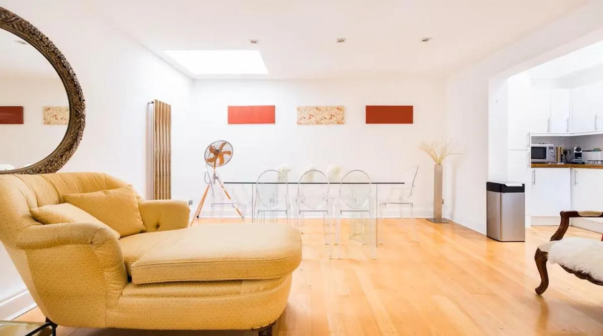 Image 4 of Notting Hill Luxury 3BR Duplex Modern Spacious Gem