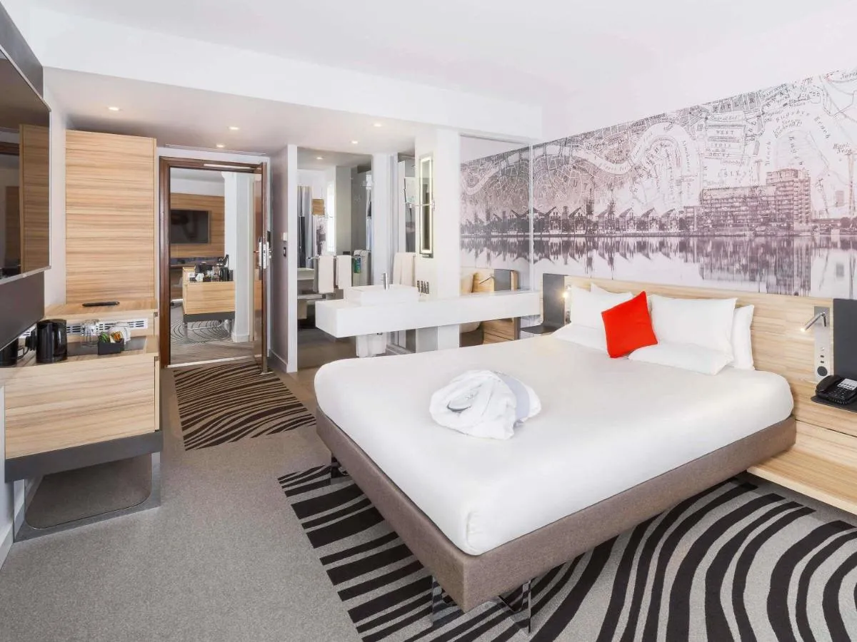 Image 4 of Novotel London Excel