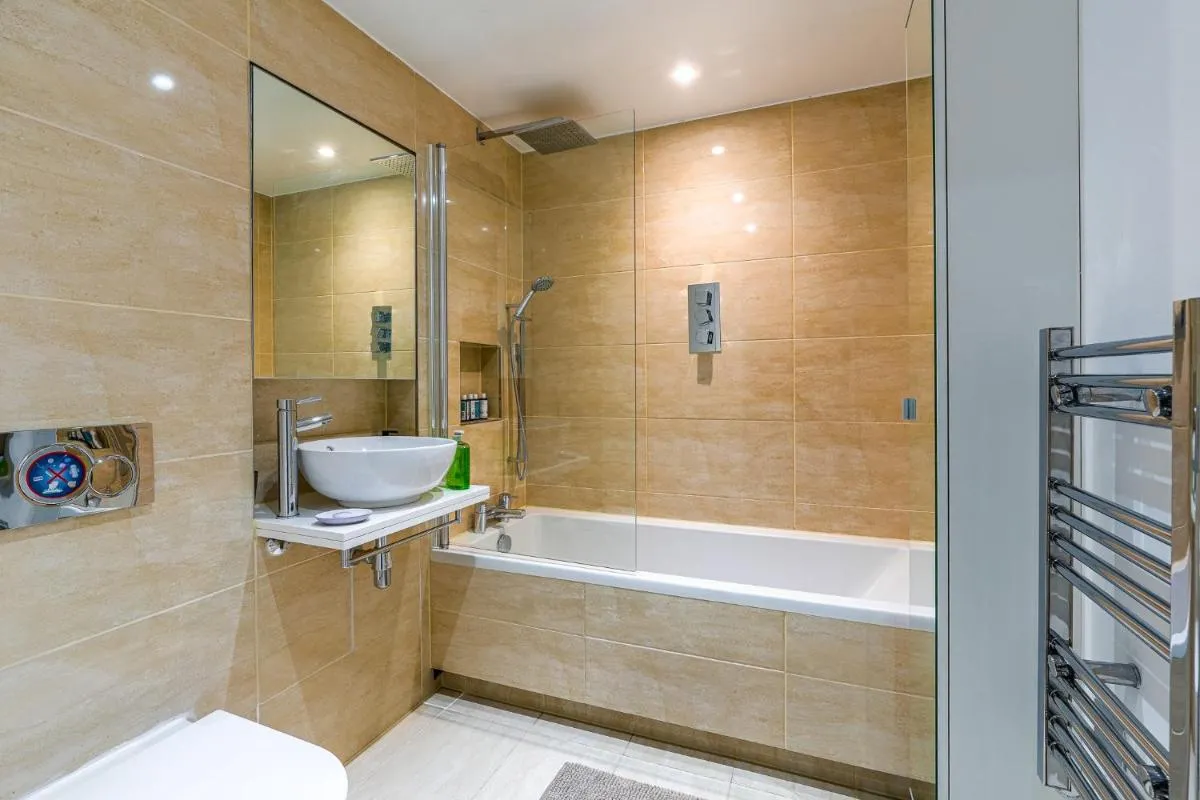 Image 3 of Old Brompton Stay by Plotseeker Sleeps 6