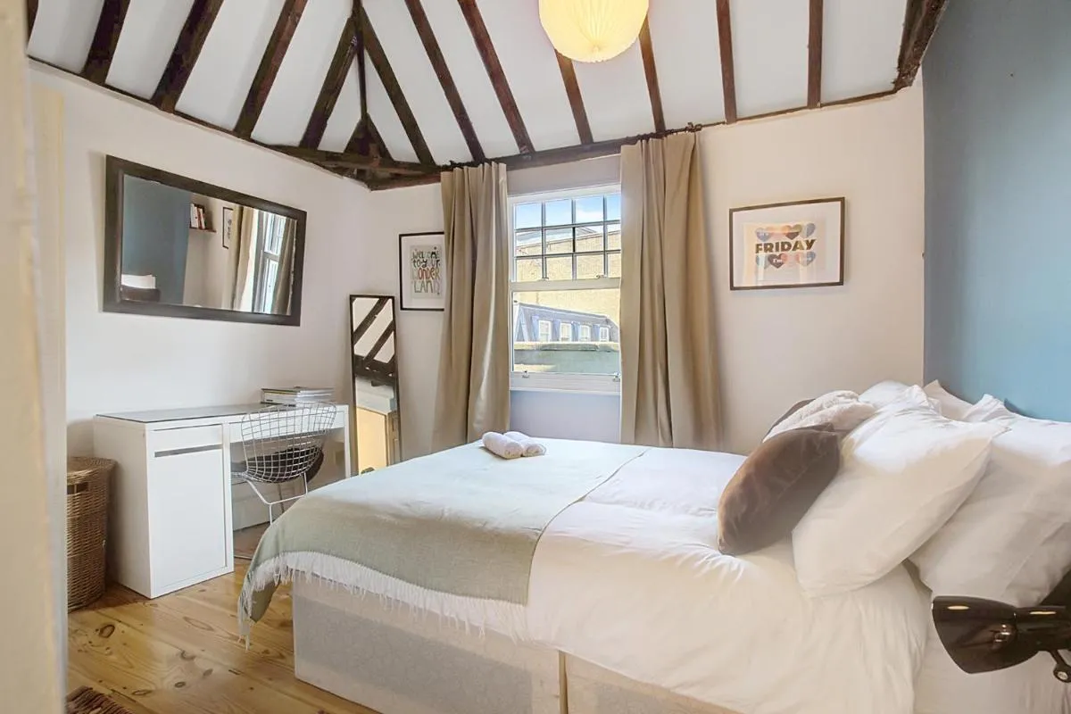 Image 2 of Old street Iconic Warehouse style 4 Bedroom 2 bath House Prime Central London Location
