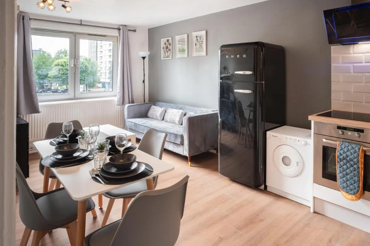 Image 4 of Olympic apartment – Stratford