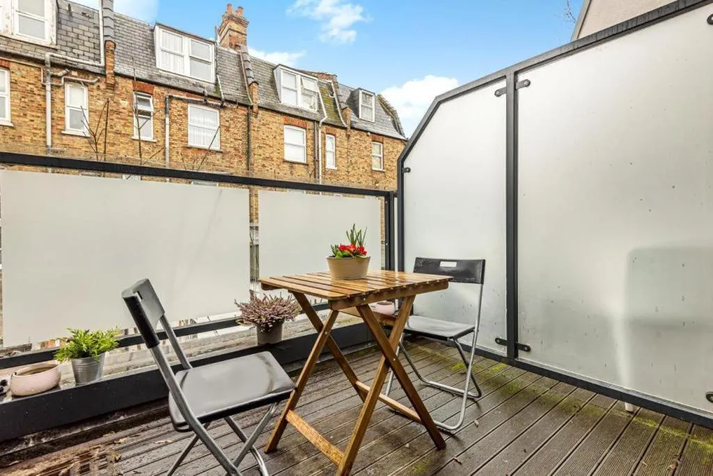 Image 2 of Omega Terrace, Luxury Modern Interior, Located Close To Alexandra Palace