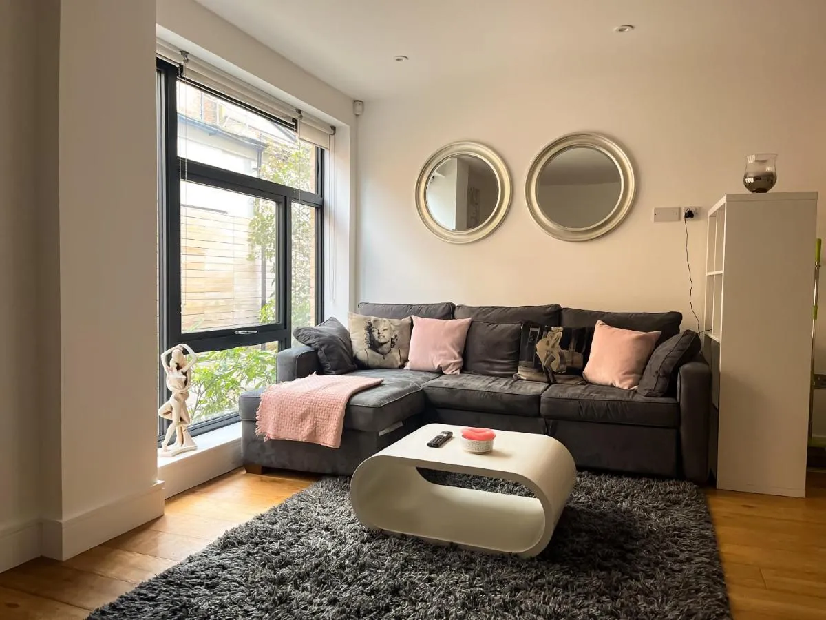 Image 3 of Omega Terrace, Luxury Modern Interior, Located Close To Alexandra Palace