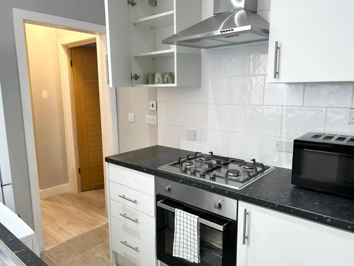 Image 3 of One Bedroom Apartment Near Heathrow Airport & London