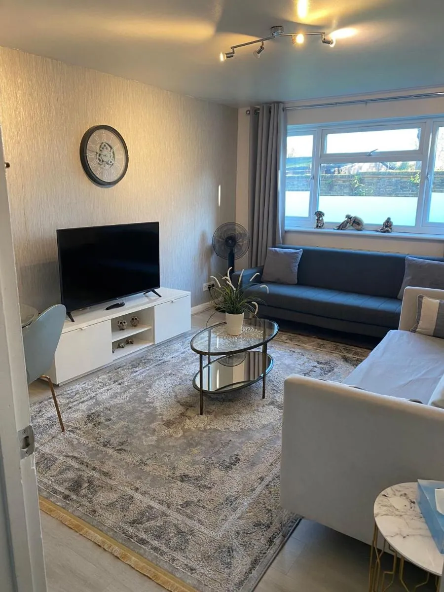 Image 5 of One Bedroom Flat in Chiswick W4