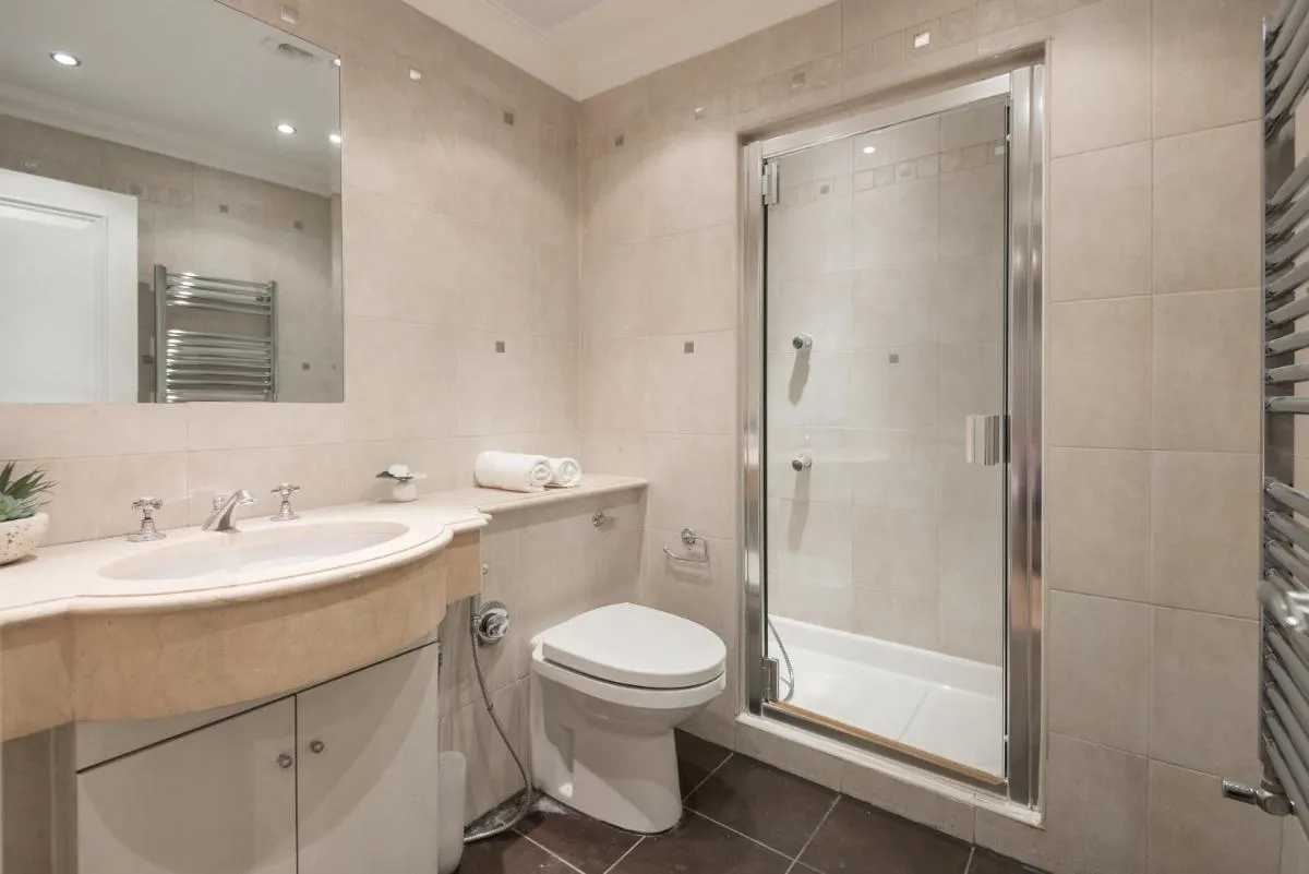 Image 3 of One bedroom Hyde Park Apartment