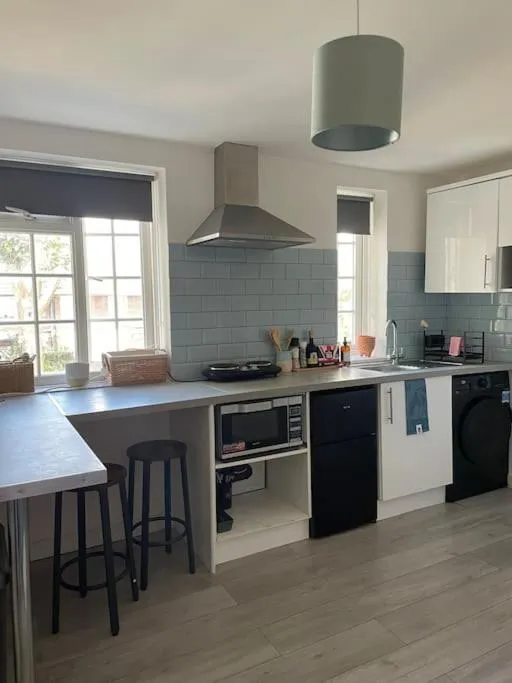 Image 4 of One bedroom Putney Village flat