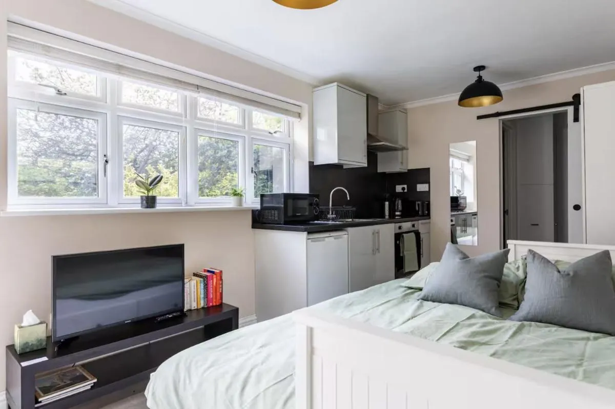 Image 3 of One bedroom apartment in East Barnet Village