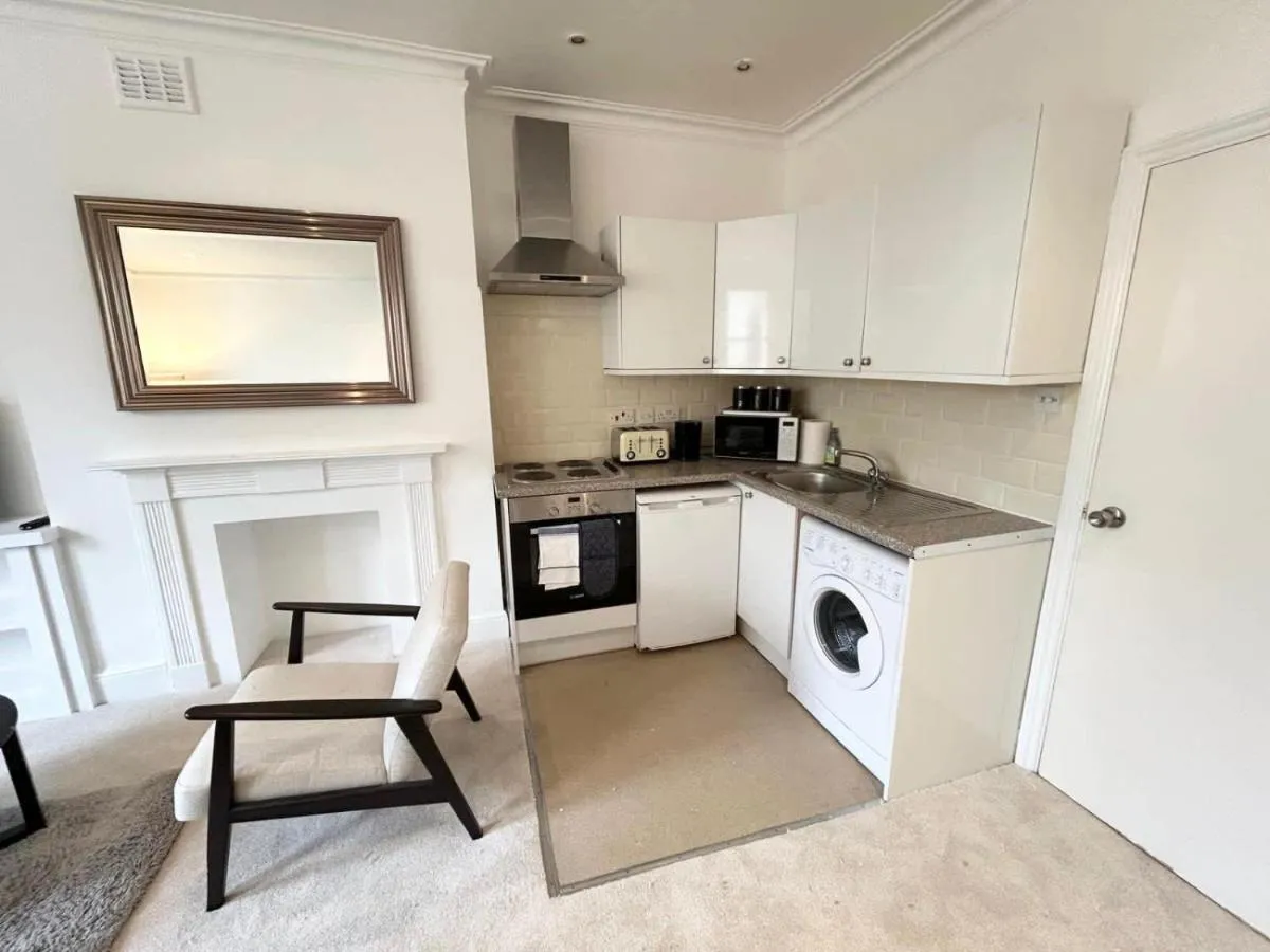 Image 4 of One bedroom flat in South Kensington