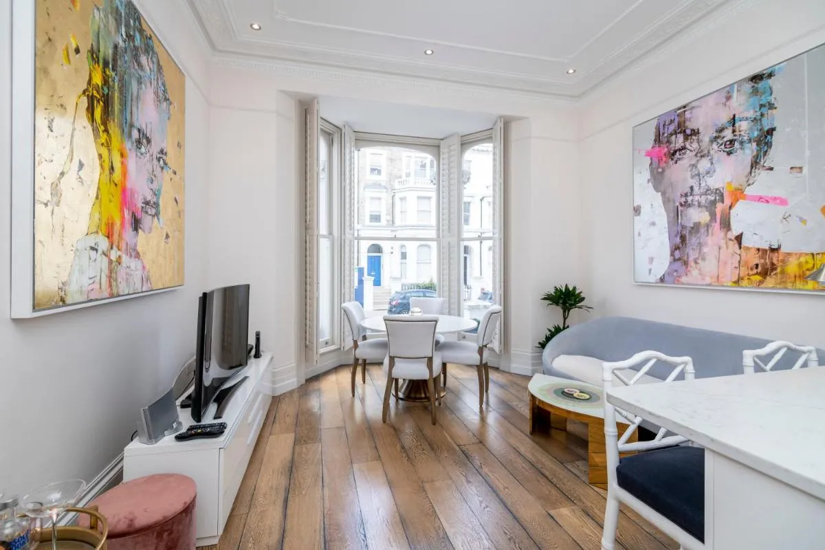 Image 5 of Outstanding 2BR Ground Floor flat in Earl’s Court