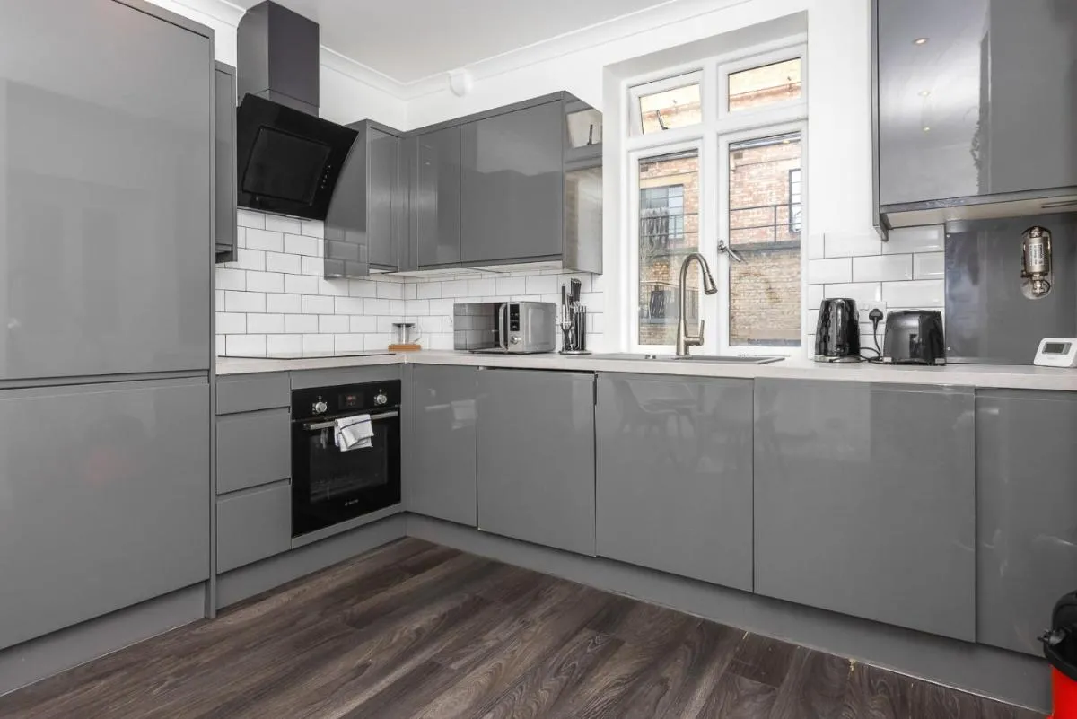 Image 3 of Outstanding 2 Bed Apartment in Central Camden Sleeps 6