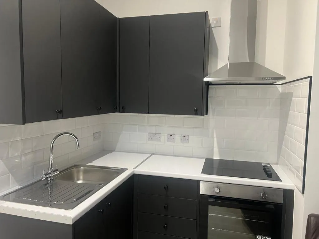 Image 1 of Outstanding Studio Flat in West Ealing
