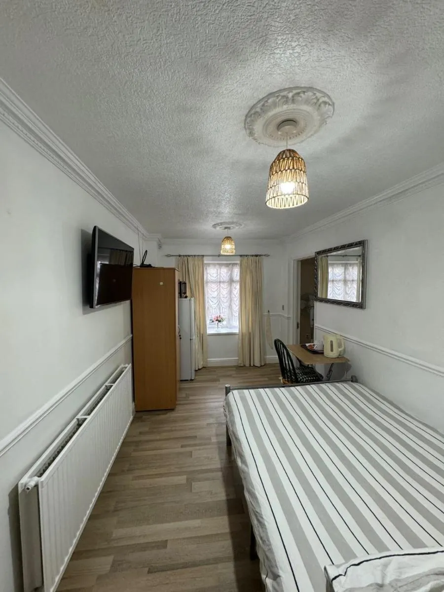 Image 5 of Oxborne Rooms UK – 22 Seaton