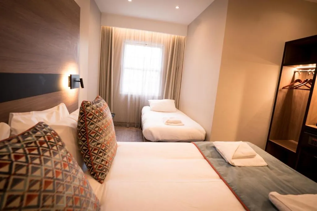 Image 1 of Oxford Hotel