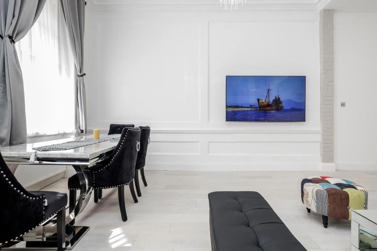 Image 4 of Oxford Street 2 Bed Apartment