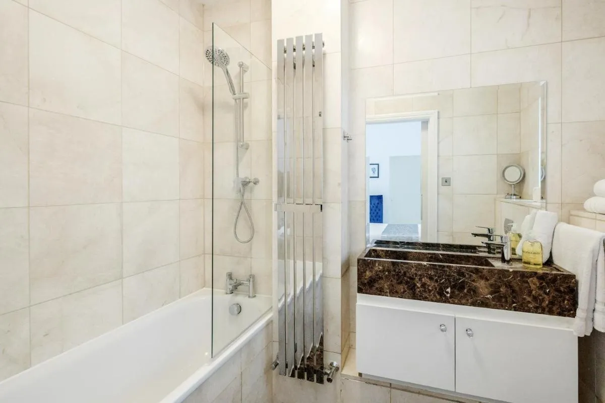 Image 3 of Oxford Street 2 Bed Apartment
