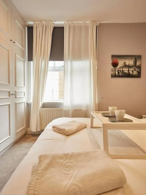 Image 4 of (Oxford Street – Piccadilly Circus) Apartment Central London