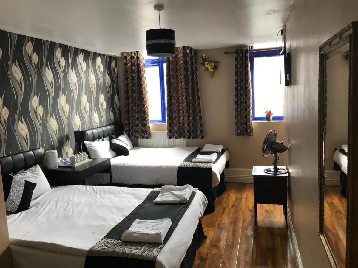 Image 5 of Pacific Inn London Heathrow
