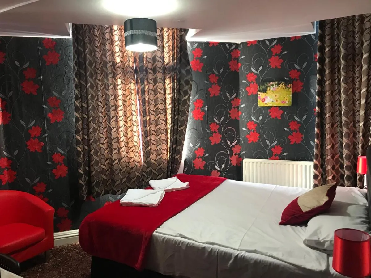 Image 4 of Pacific Inn London Heathrow