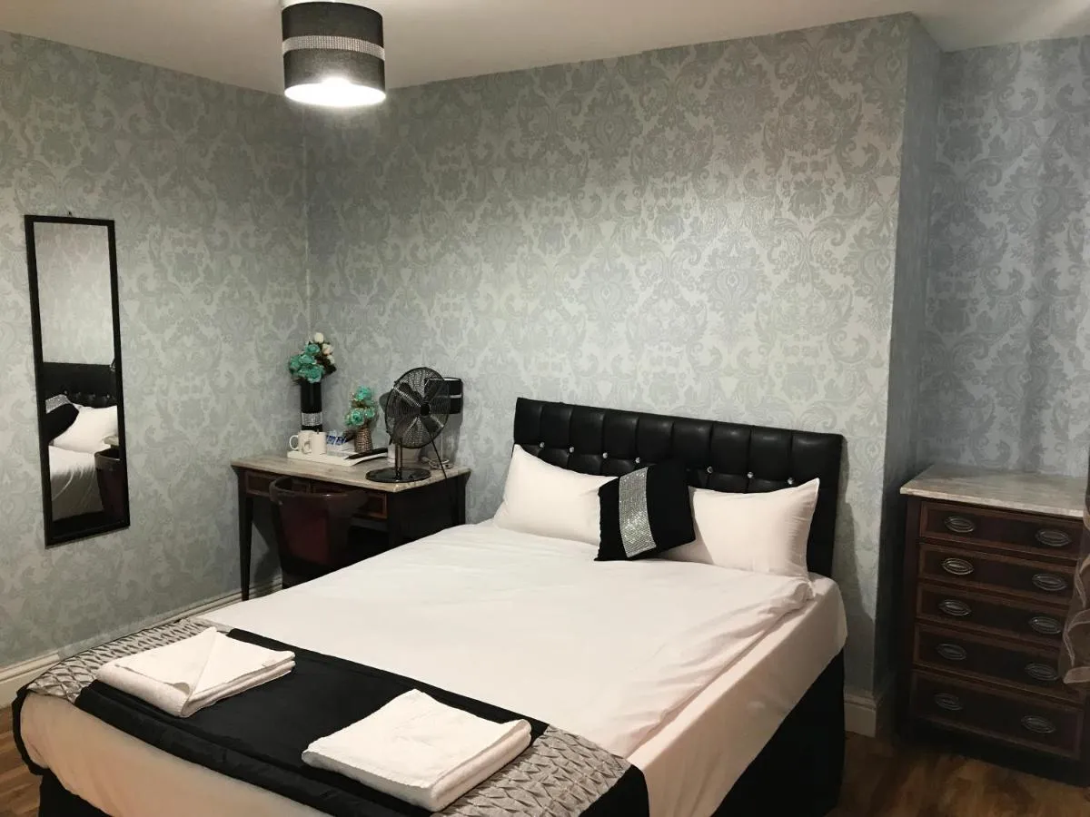 Image 3 of Pacific Inn London Heathrow
