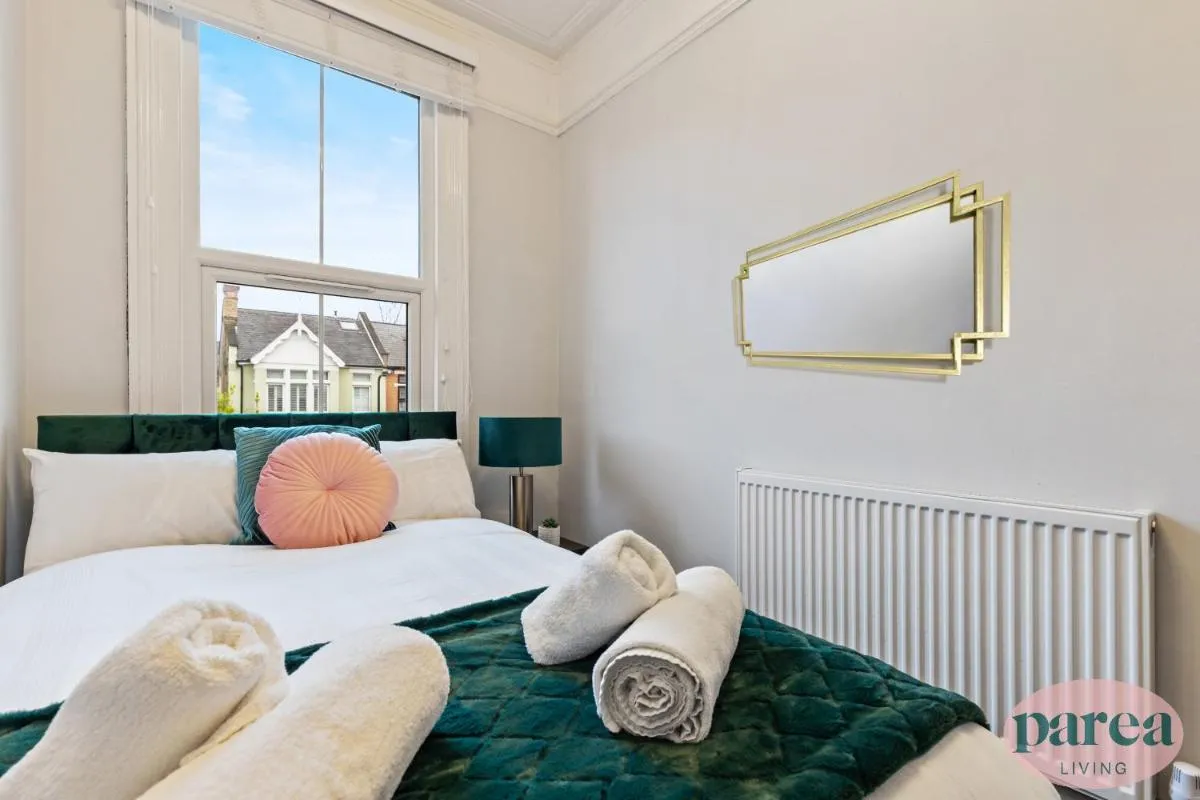 Image 3 of Parea Living – Leytonstone, 2-Bedroom Serviced Apartment, Free Parking, Remote Working