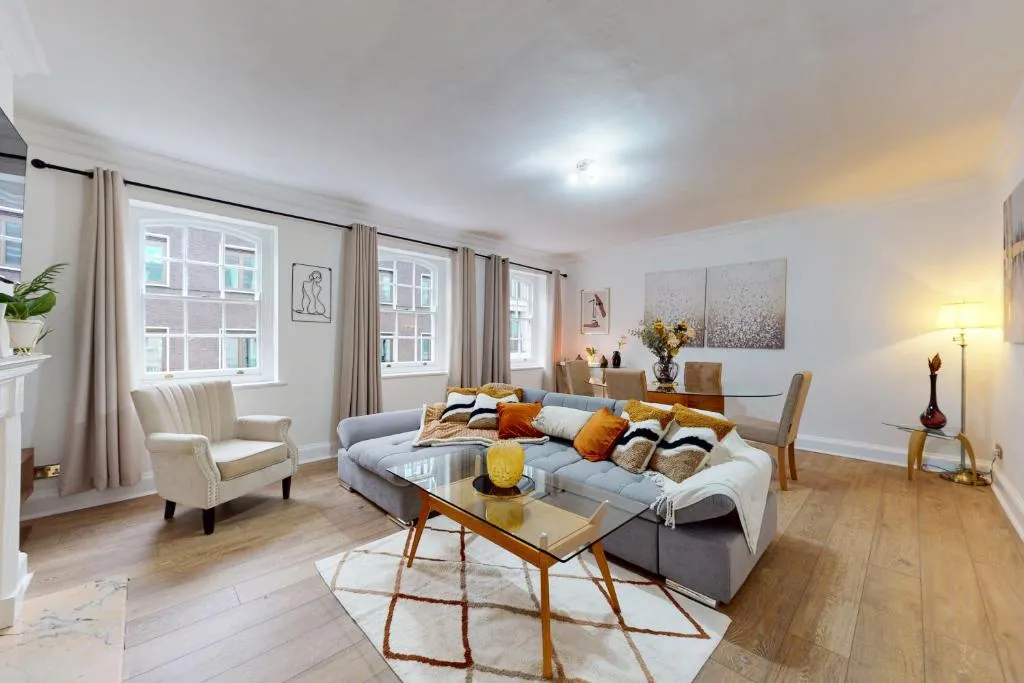 Image 1 of Park Lane Apartments – Clarges Street