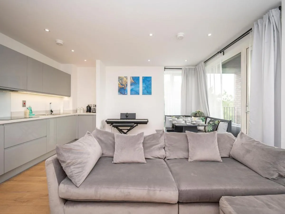 Image 4 of Pass the Keys 2 Bed Beckenham apartment w 24h Gym and Work Hub