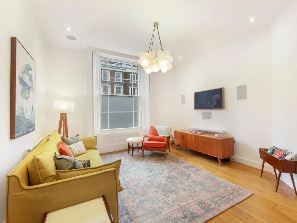 Image 5 of Pass the Keys Elegant Apartment in Trendy Primrose Hill