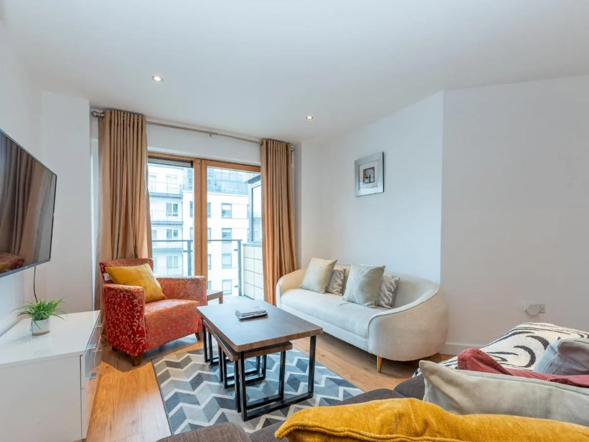 Image 5 of Pass the Keys Spacious 2Bed 2Bath Near RAF Museum – Colindale
