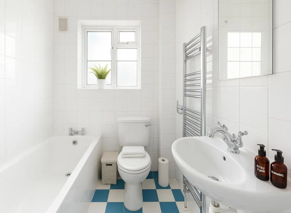 Image 4 of Peaceful 2 Bed Flat in Chiswick