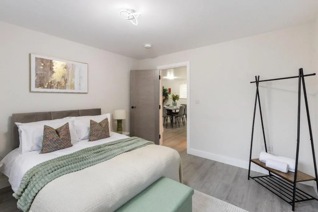 Image 1 of Peaceful London Stay 2BR Walkable Locale