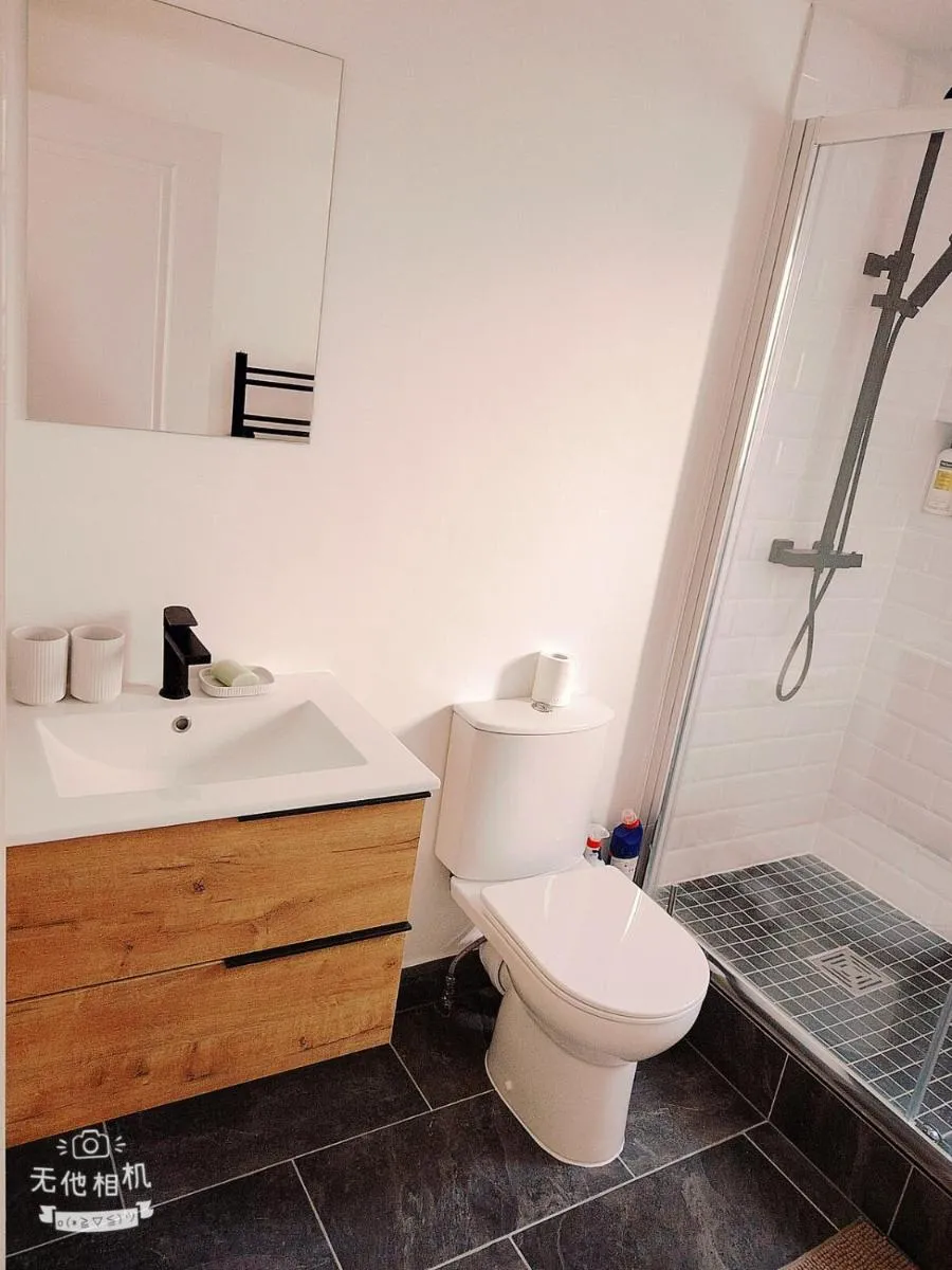 Image 4 of Peaceful and modern flat Camden