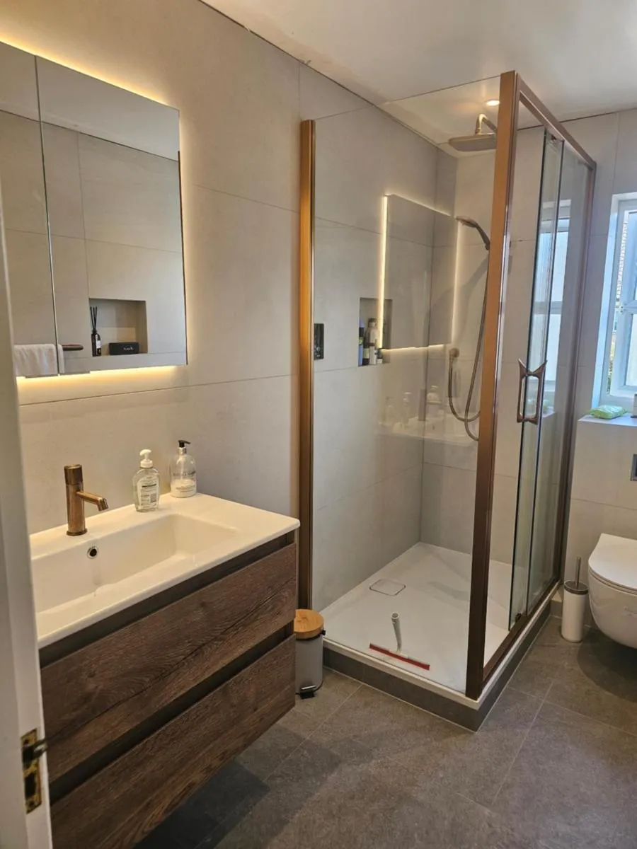 Image 3 of Peaceful room on sharing flat in Wimbledon
