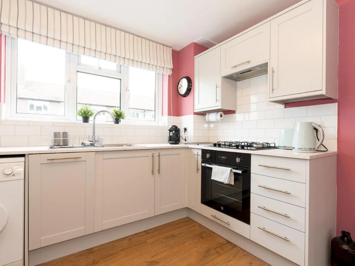 Image 4 of Peaceful zen apartment with parking Kew London – Pass the Keys