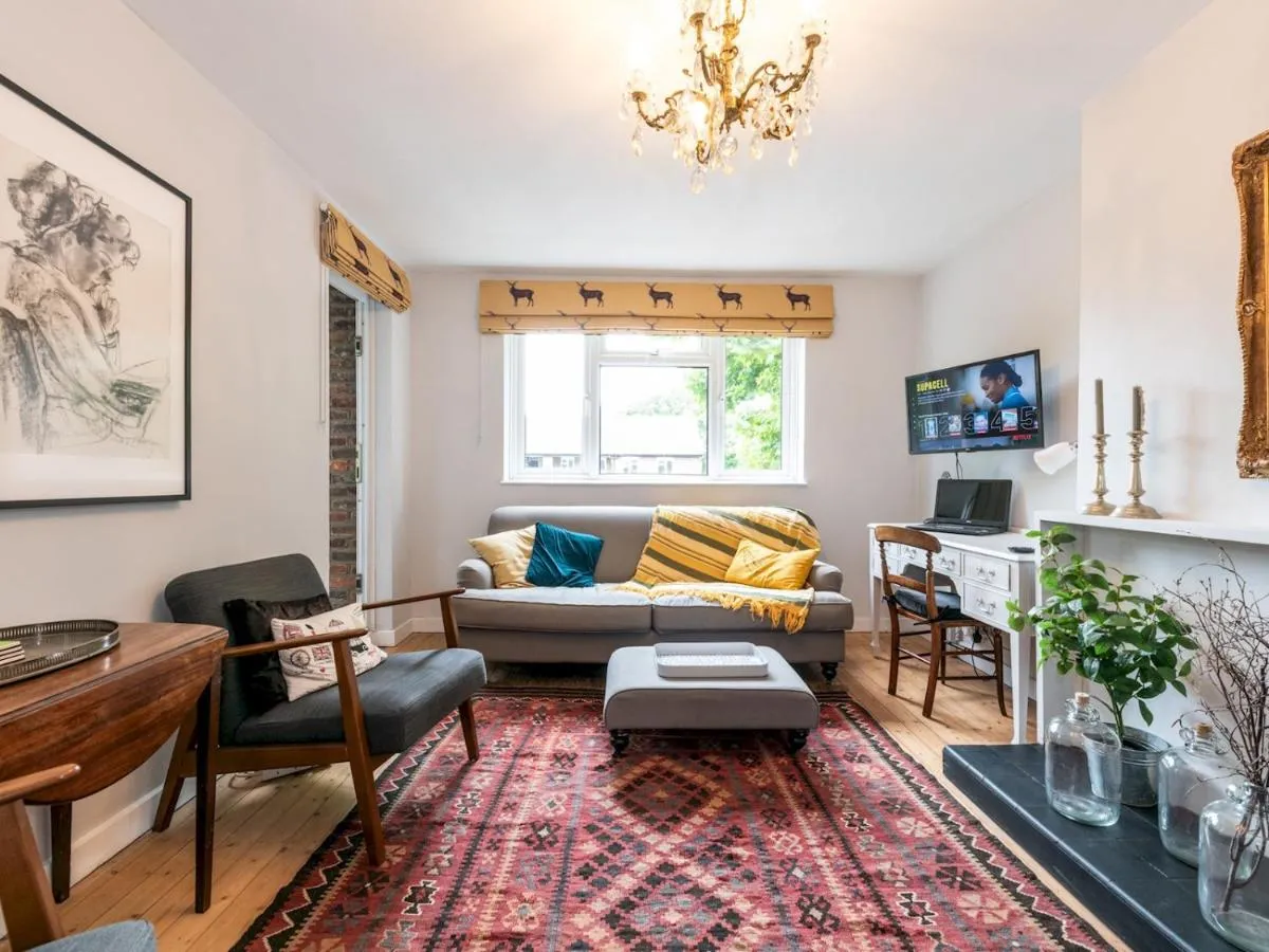 Image 5 of Peaceful zen apartment with parking Kew London – Pass the Keys