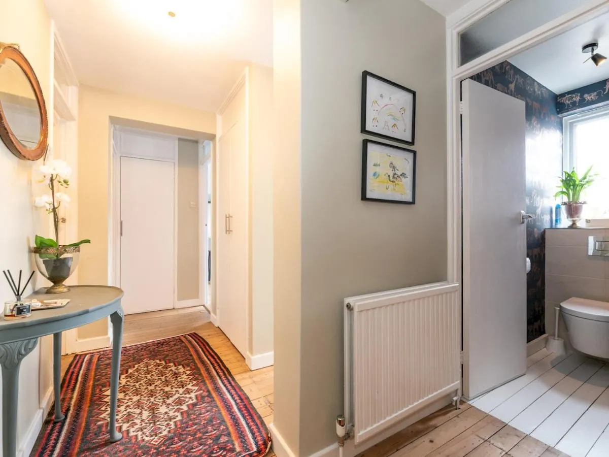 Image 3 of Peaceful zen apartment with parking Kew London – Pass the Keys