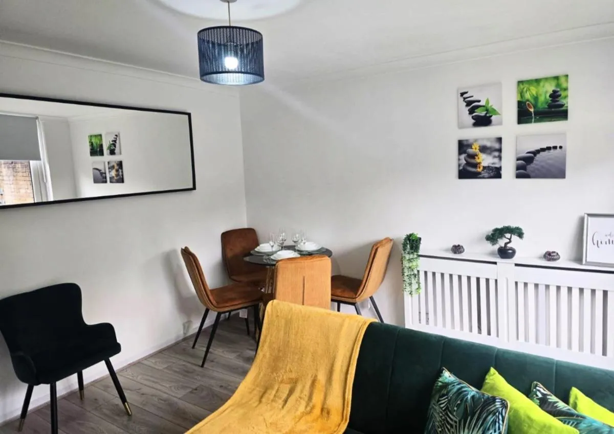 Image 3 of Peckham City Vibes 2BR with Wi-fi and Balcony