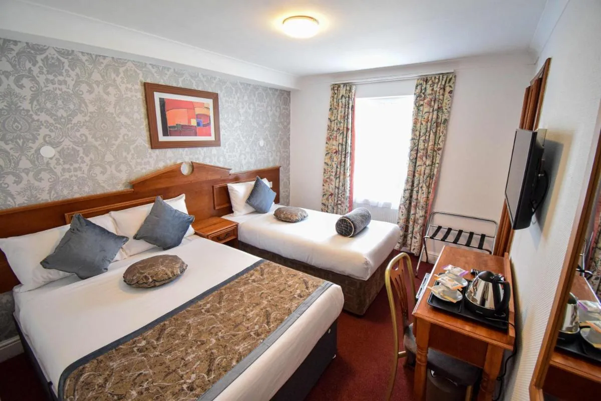 Image 5 of Pembridge Palace Hotel