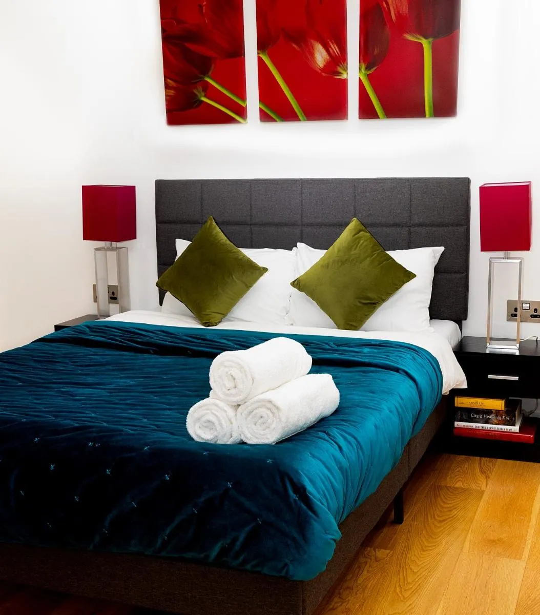 Image 4 of Peninsula Life- Stylish Greenwich 1bed Flat