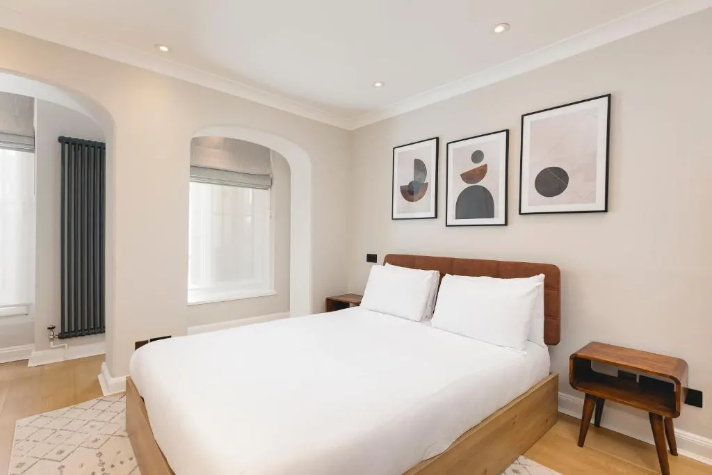 PenthouseStays Chelsea – Luxury 2 Bedroom Apartment w/King Bed – near King’s Road