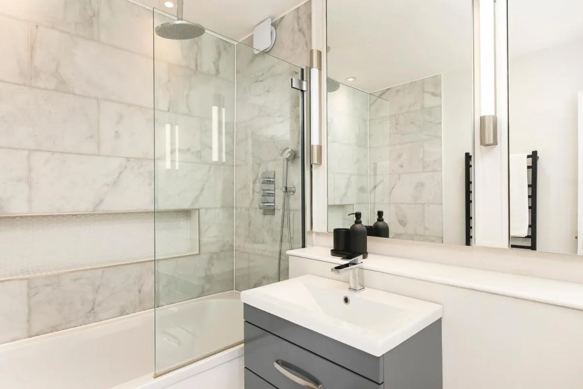 Image 3 of PenthouseStays Chelsea – Luxury 2 Bedroom Apartment w/King Bed – near King’s Road