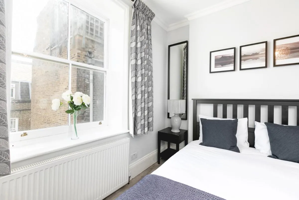 Image 2 of PenthouseStays Notting Hill – Chic 2 Bedroom Apartment w/ King Beds – near Portobello Road & Kensington High Street