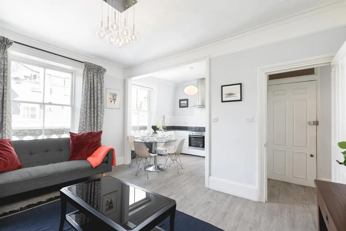 Image 5 of PenthouseStays Notting Hill – Chic 2 Bedroom Apartment w/ King Beds – near Portobello Road & Kensington High Street