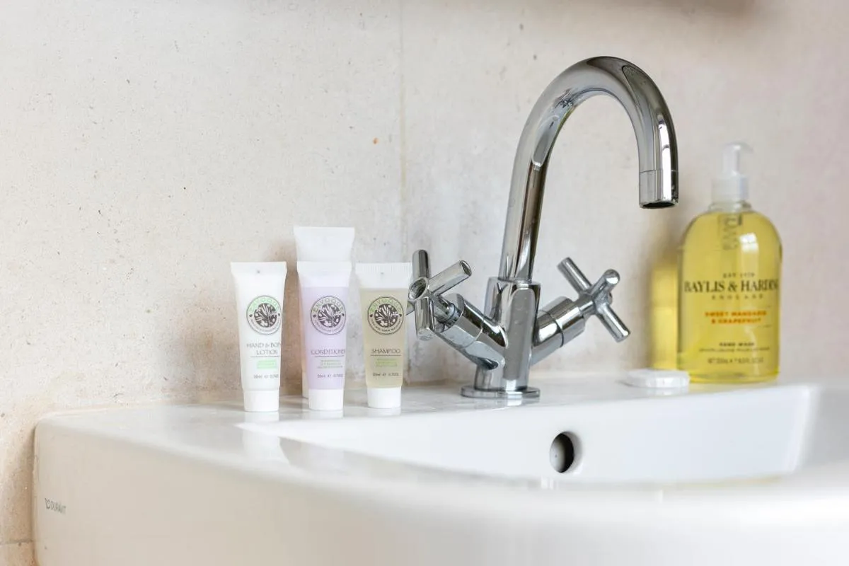 Image 3 of PenthouseStays Notting Hill – Chic 2 Bedroom Apartment w/ King Beds – near Portobello Road & Kensington High Street